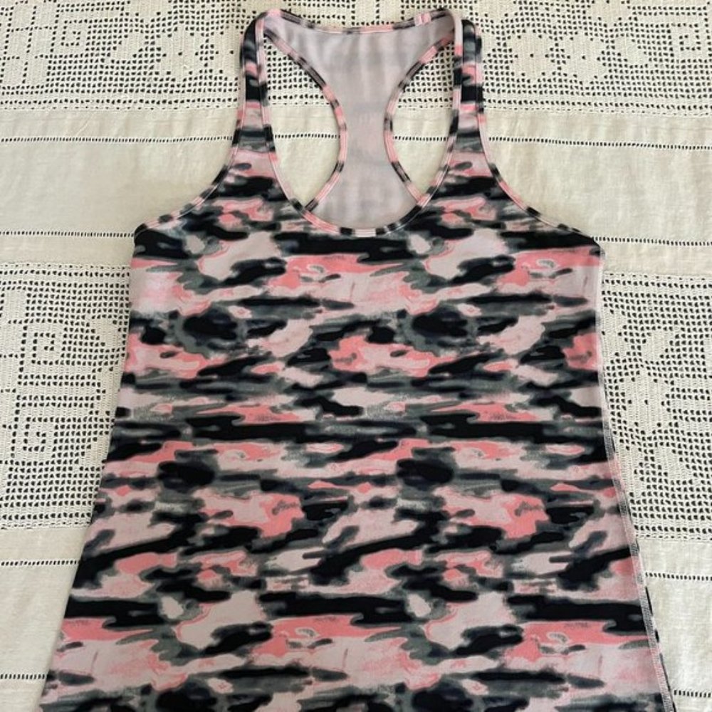 Lululemon Cool Racerback pink, white, grey & black camo fits size 10 or 12 rare